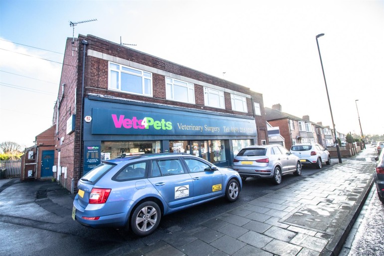 Vets for pets store heaton