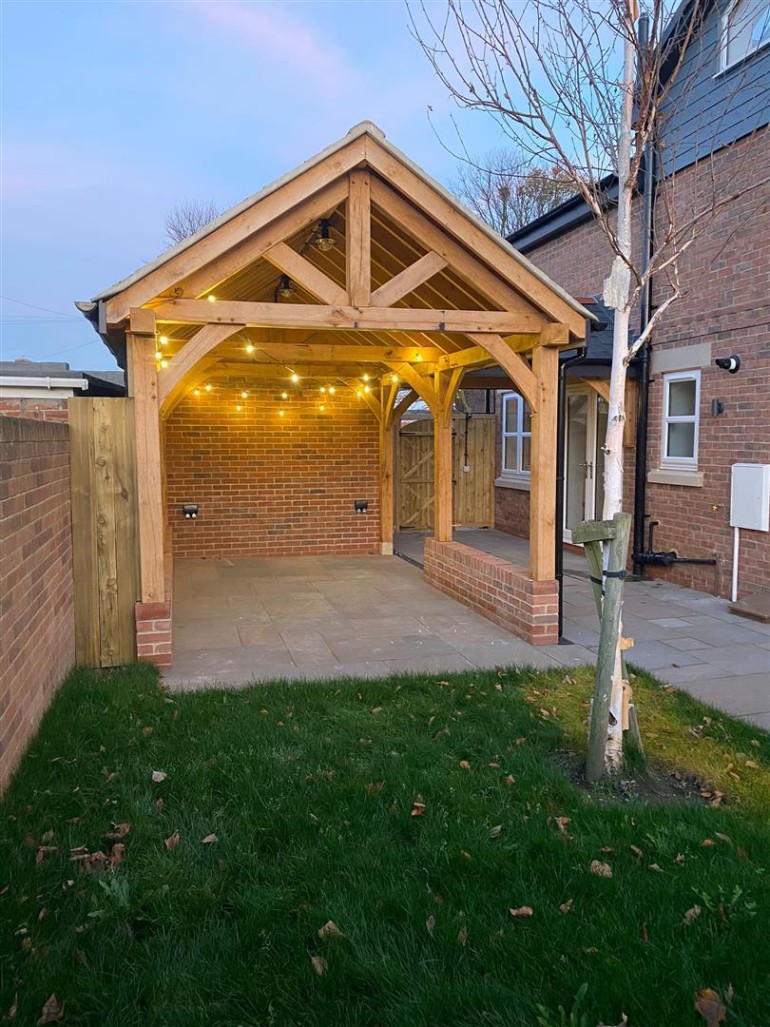 Side Garden/Gazebo