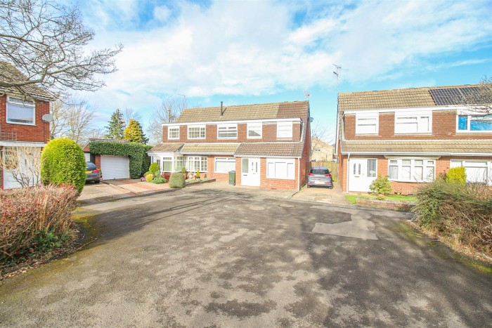 5 Bedroom House - Semi-Detached