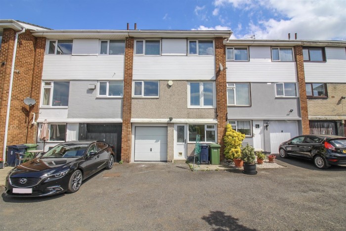 3 Bedroom House - Townhouse